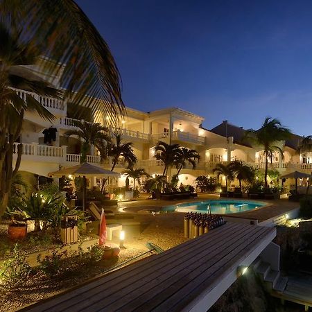 Belmar Oceanfront Apartments Bonaire エクステリア 写真