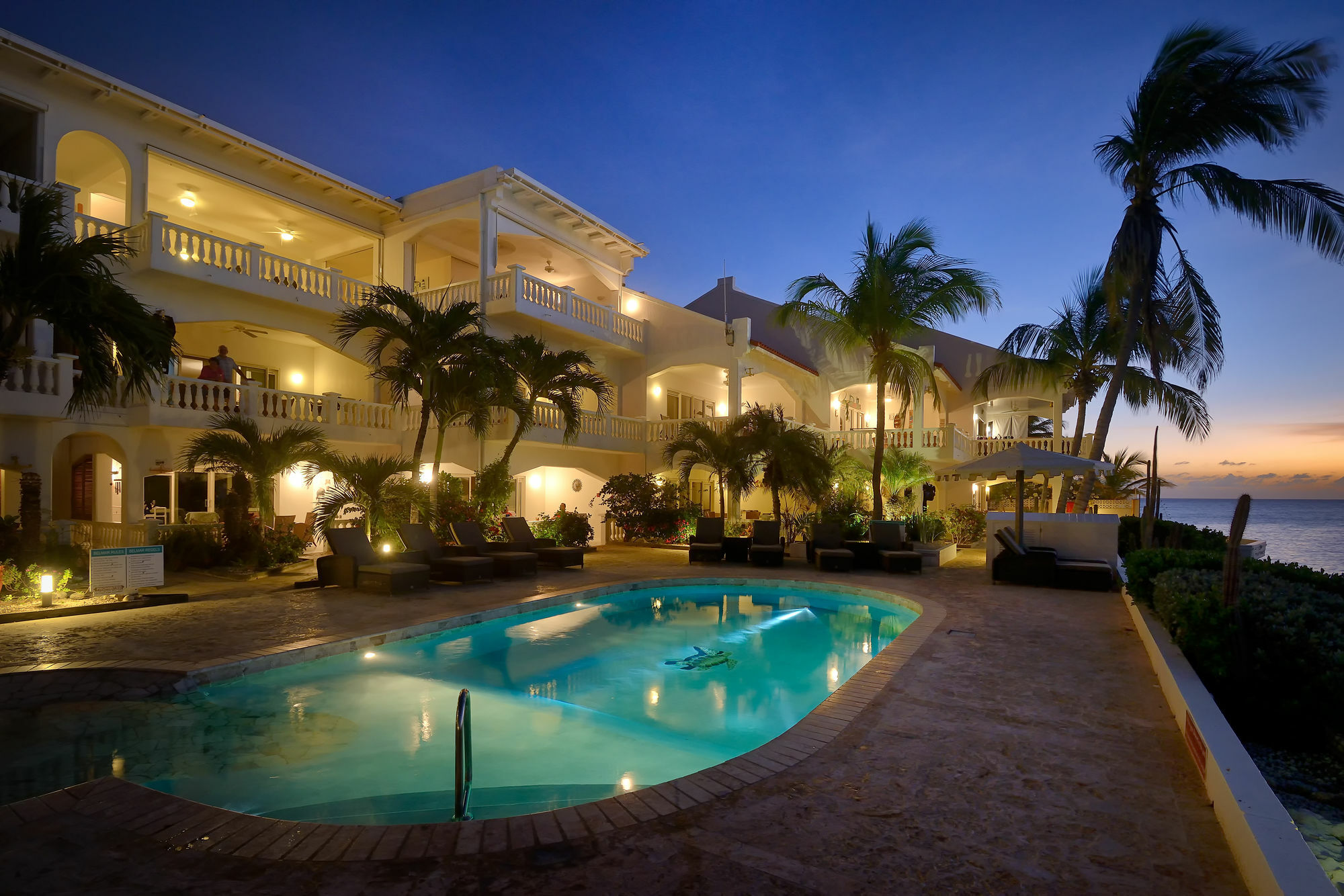 Belmar Oceanfront Apartments Bonaire エクステリア 写真