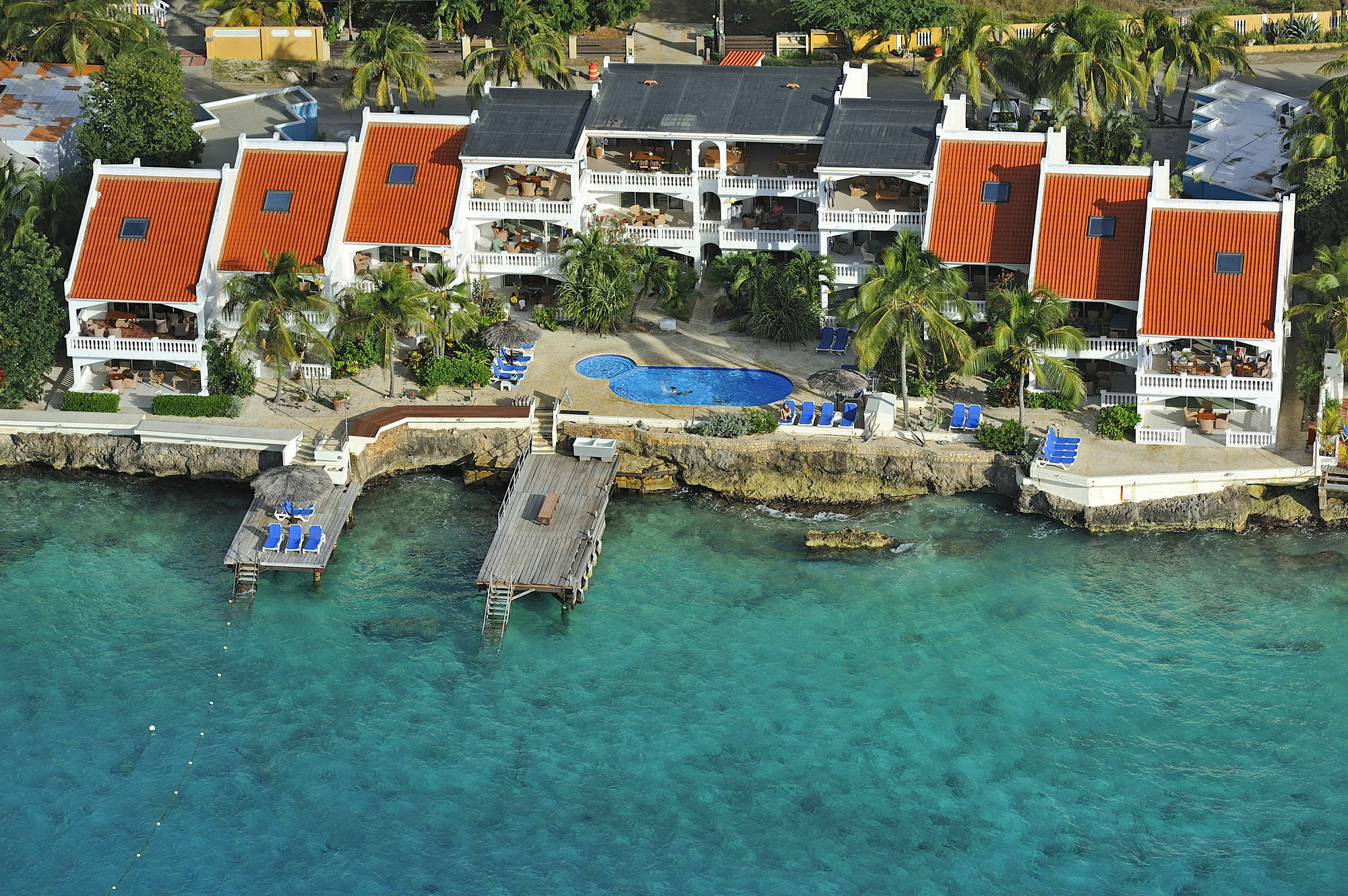 Belmar Oceanfront Apartments Bonaire エクステリア 写真