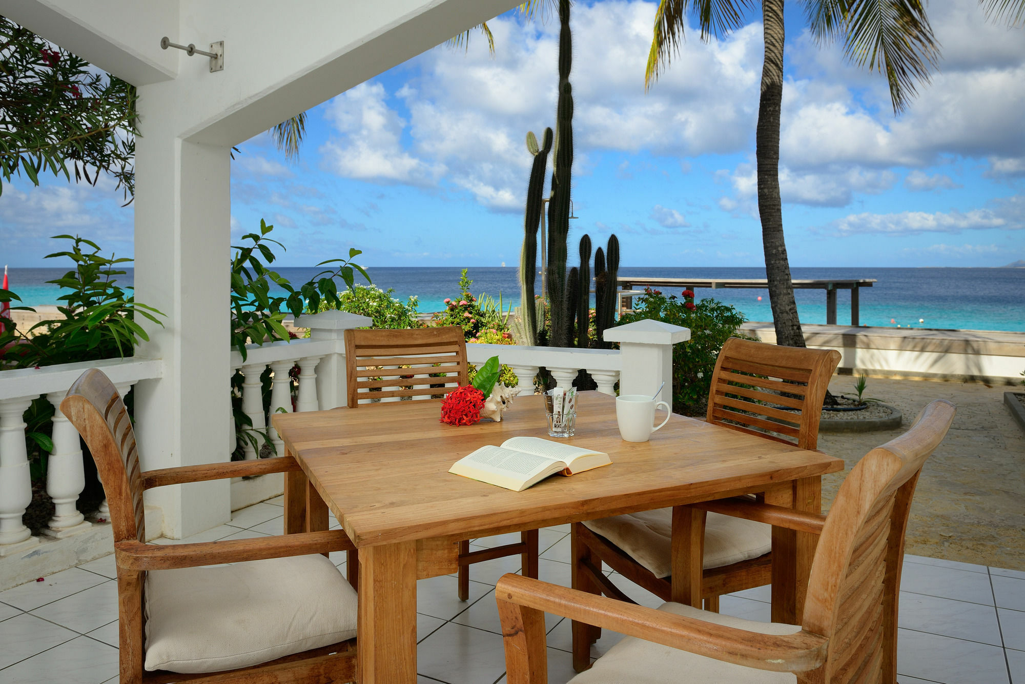 Belmar Oceanfront Apartments Bonaire エクステリア 写真