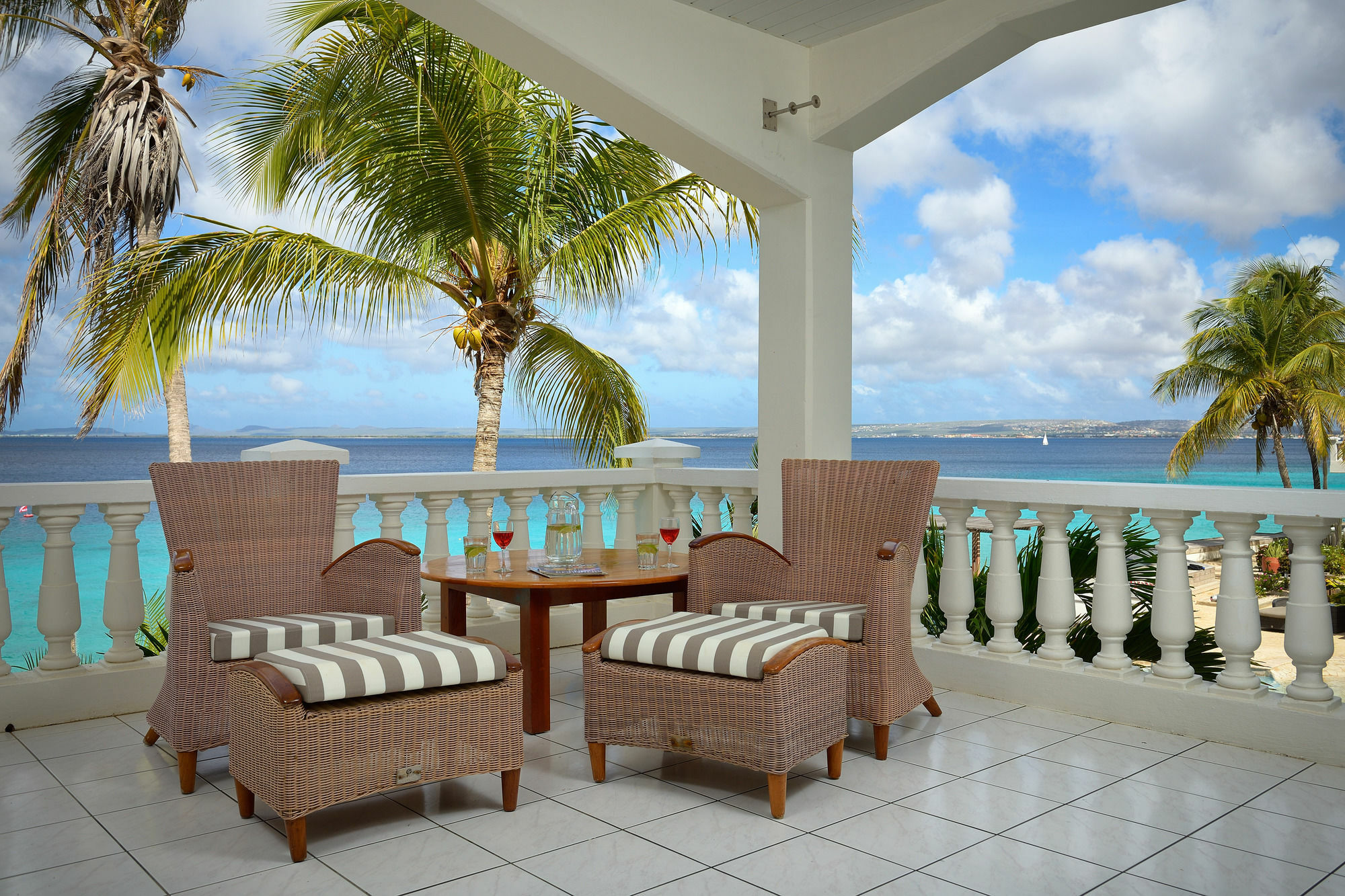 Belmar Oceanfront Apartments Bonaire エクステリア 写真