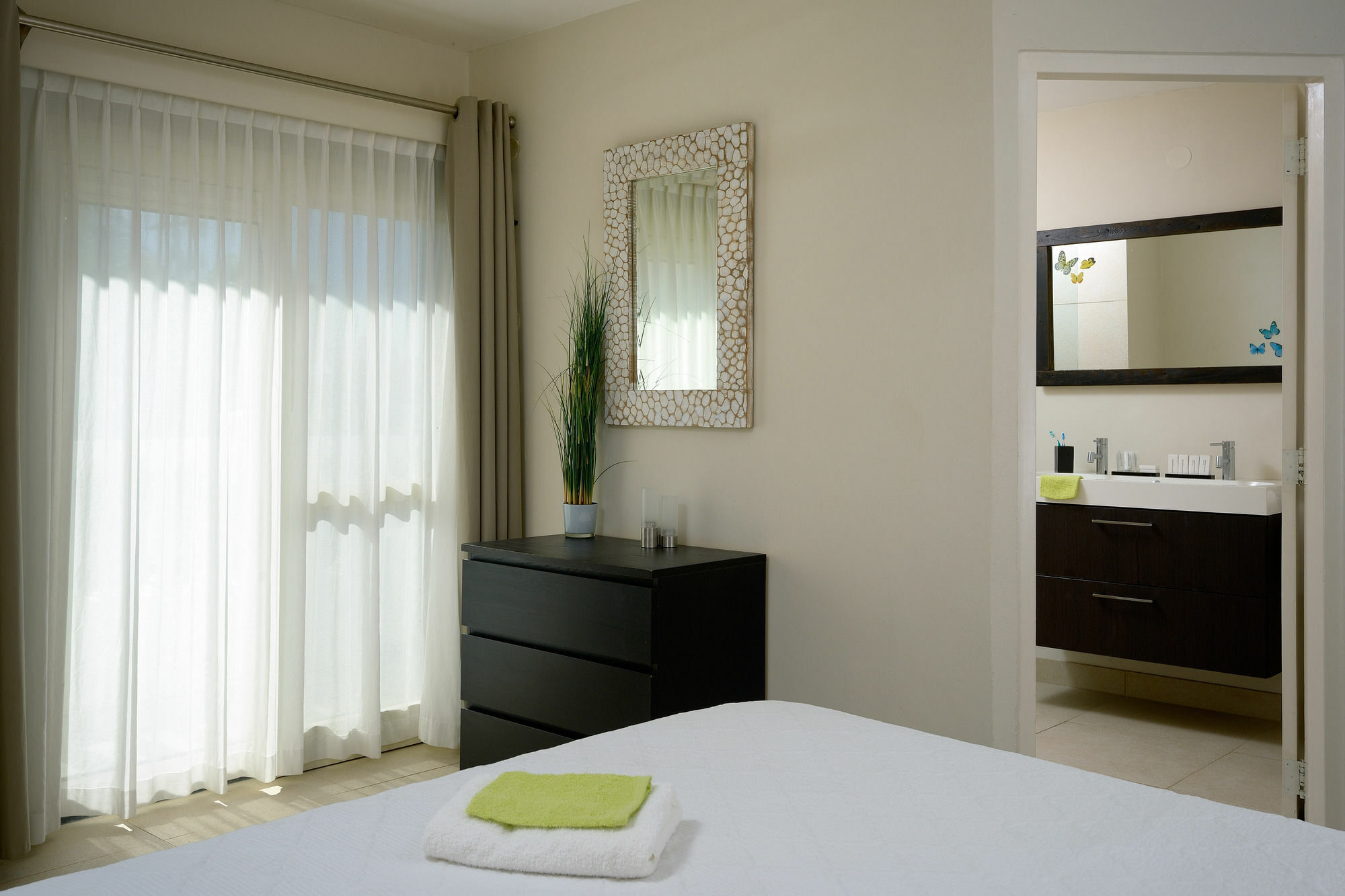 Belmar Oceanfront Apartments Bonaire エクステリア 写真