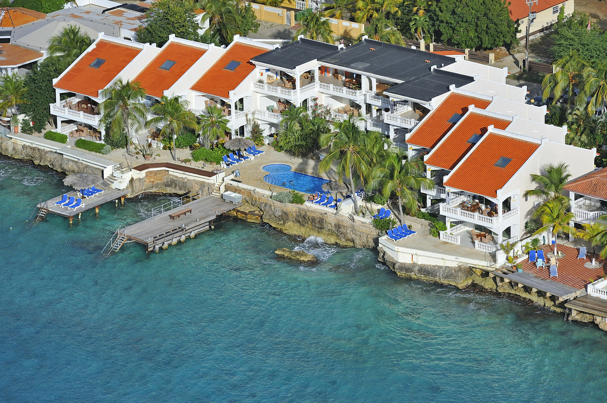 Belmar Oceanfront Apartments Bonaire エクステリア 写真
