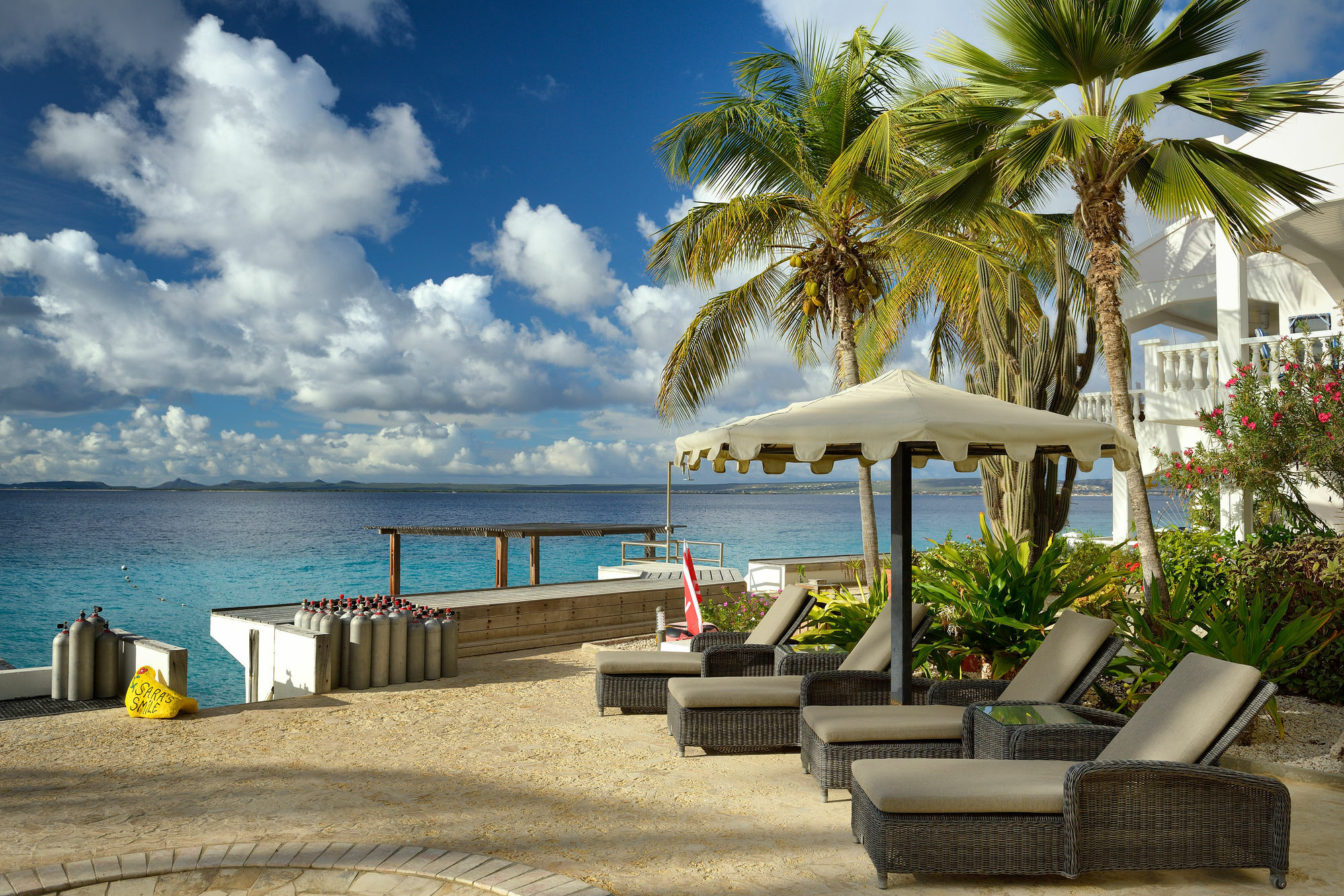 Belmar Oceanfront Apartments Bonaire エクステリア 写真