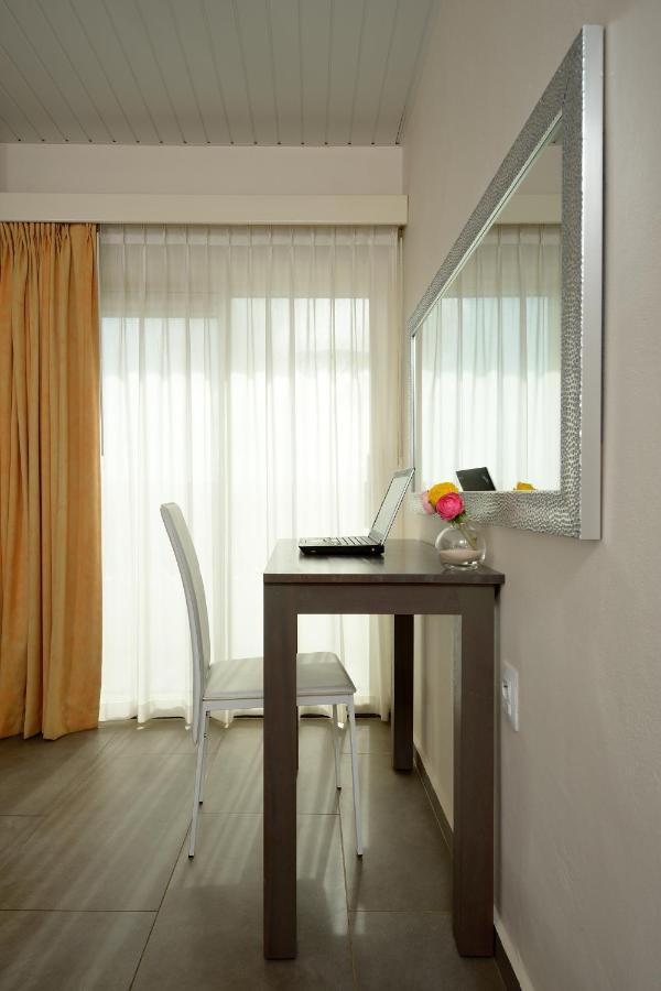 Belmar Oceanfront Apartments Bonaire エクステリア 写真
